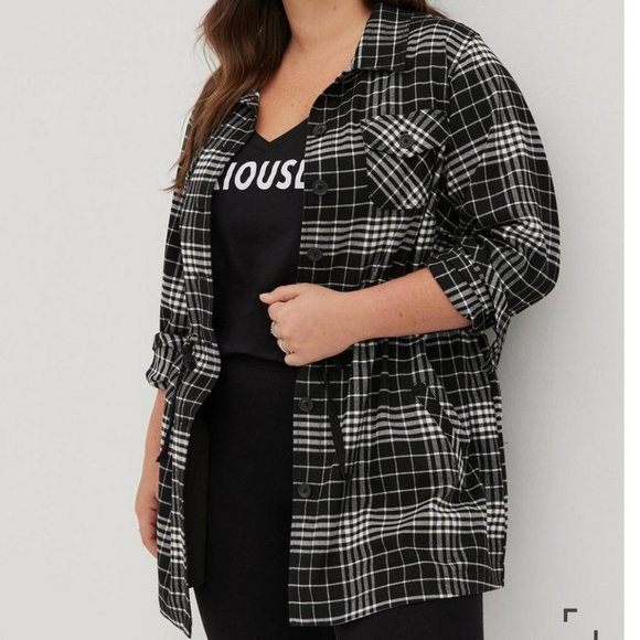 NWOT Torrid longline shacket flannel plaid black and white size 2 light jacket - Picture 1 of 6